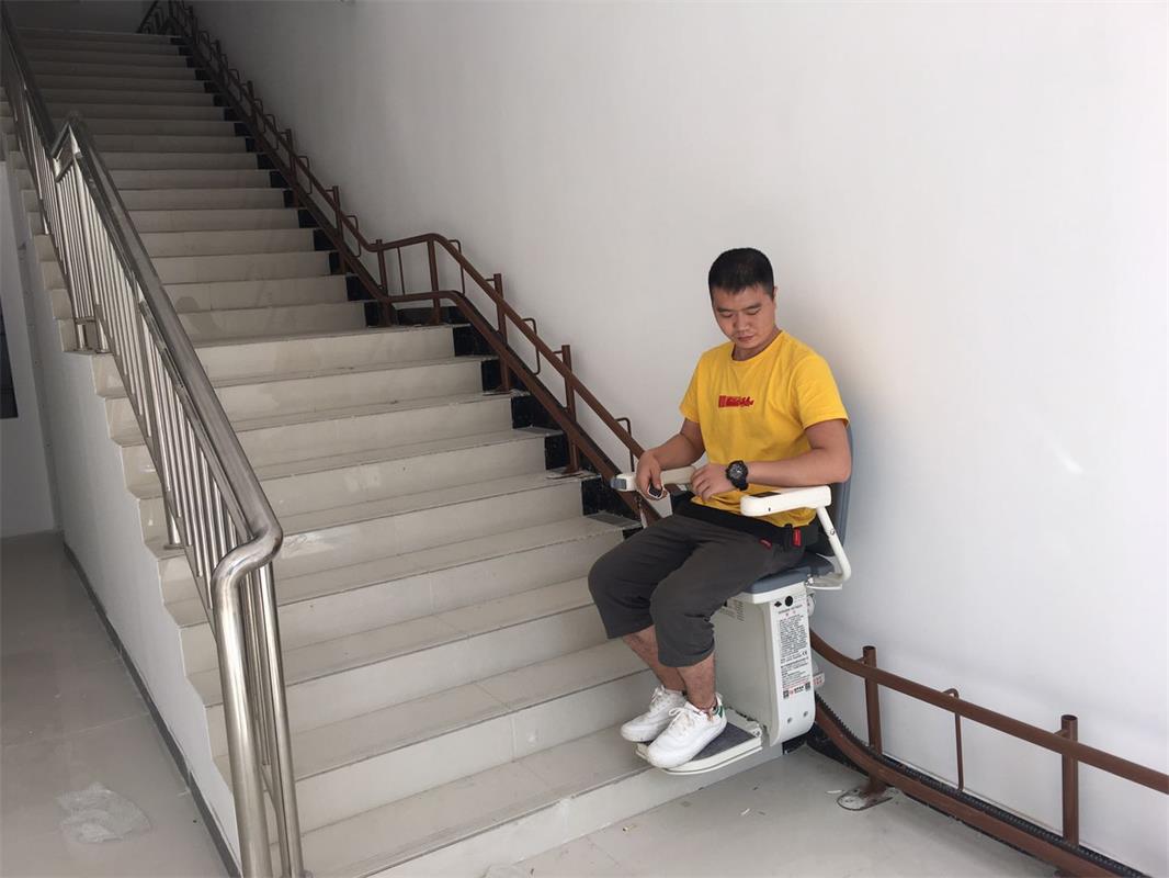 斜掛座椅電梯 斜掛座椅電梯